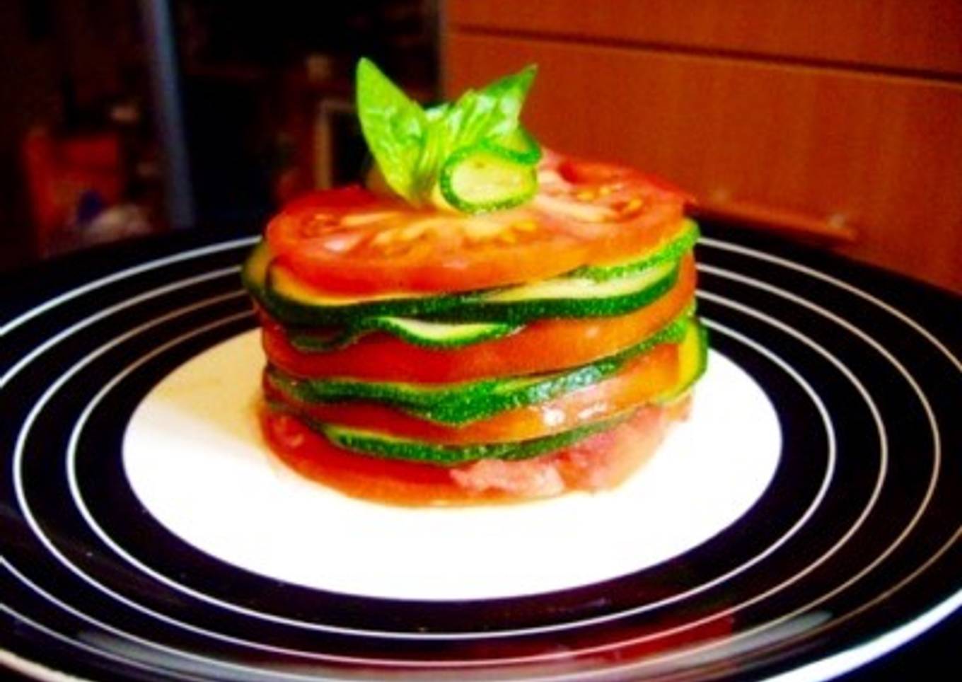 Torre Milhojas de Calabaza Verde y Tomate