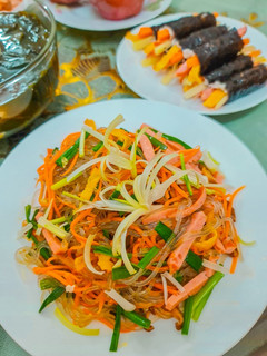 Hình của món Miến trộn Hàn Quốc.