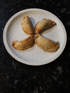 Una foto de Empanadillas de huevo con queso