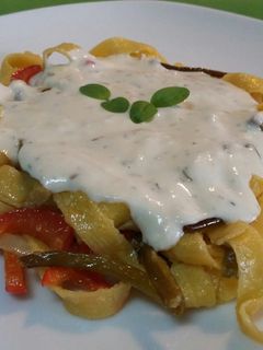 Una foto de Tagliatelle a las finas hierbas