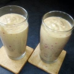 A picture of Fruits and Vegetable Smoothie.