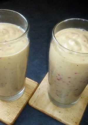 A picture of Fruits and Vegetable Smoothie.