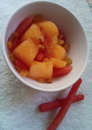 A picture of Decorating fruits.
