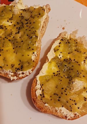 Una foto de Mermelada de kiwi 🥝