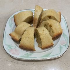 A picture of Diet Vanilla T cake, without oven.