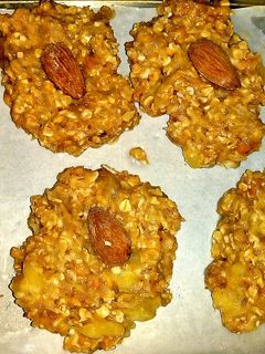 Una foto de Galleticas chewy de mantequilla de maní y avena