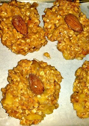 Una foto de Galleticas chewy de mantequilla de maní y avena