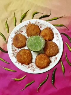 आलू चोप (aloo chop recipe in Hindi) रेसिपी मुख्य फोटो