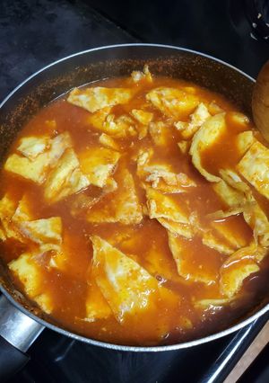 Una foto de Huevos en caldillo