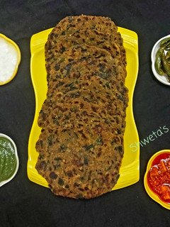 મેથીના ઢેબરા (Methi Dhebara recipe in Gujarati) (Jain) રેસીપી મુખ્ય ફોટો
