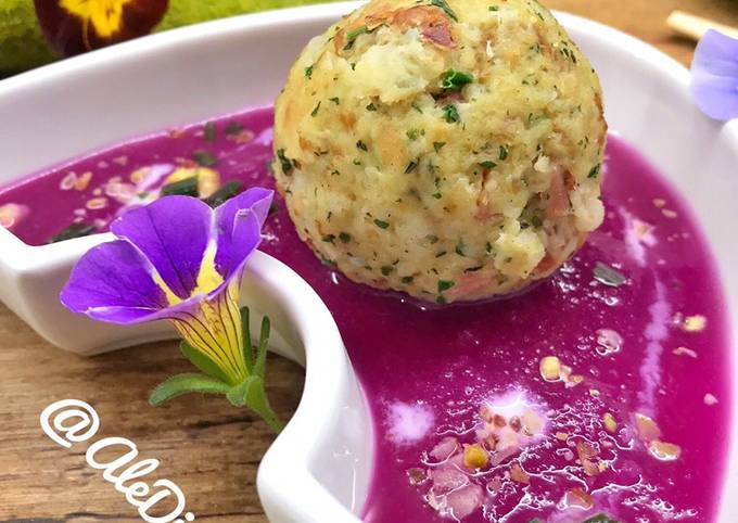 Passaggi a Fai Fatto in casa super veloce Canederli allo speck con vellutata di cavolo cappuccio e salsa al pecorino