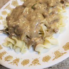 A picture of Beef Stroganoff & Egg Noodles.