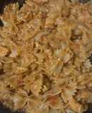 Макарони з соусом болоньєзе