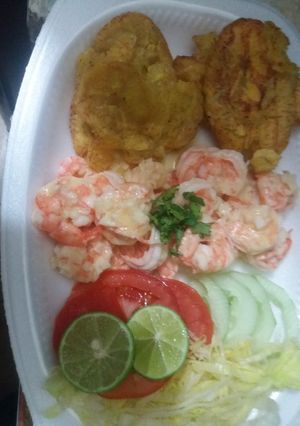 Una foto de Camarones al Ajillo