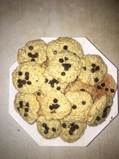 Una foto de Galletas de avena, naranja y chips (opcional)