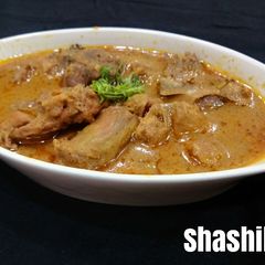 A picture of Resturent style chicken curry.