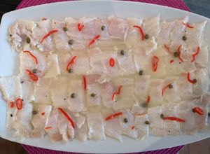 Una foto de Tiradito de lenguado natural