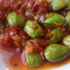 A picture of Sambal pete.