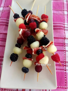 Una foto de Brochetas de fruta con espetec