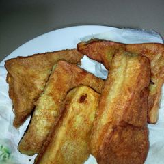 A picture of Bread in egg.