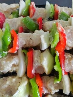Una foto de Brochetas de pavo marinadas
