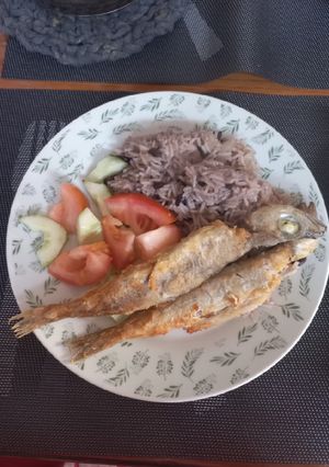 Foto de Verdinhos fritos com arroz de feijão 🐟