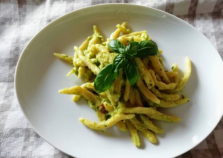 Steps to Prepare Perfect Trofie con crema di zucchine e basilico