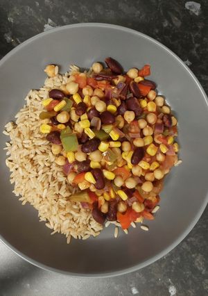A picture of Spanish Chickpeas.