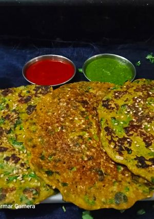 બાજરીના ચમચમીયા (Bajri Chamchamiya Recipe In Gujarati) રેસીપી મુખ્ય ફોટો