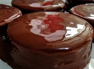 Una foto de ALFAJORES🍫Caseros...!😋
