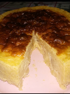 Una foto de Tarta puding, manzana, plátano y limón