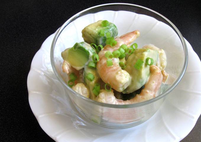 Prawns & Avocado Salad with Wasabi Mayo recipe main photo
