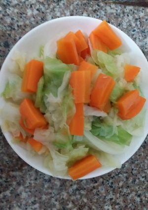Hình của món Bắp cải cà rốt luộc.