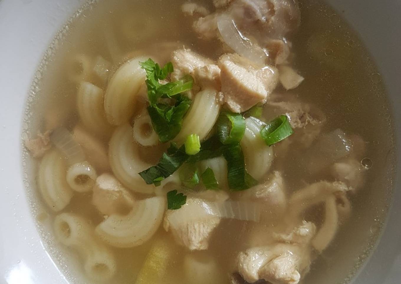 Sop ayam makaroni