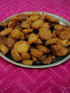 क्रिस्पी मसालेदार अरबी (Crispy Masaledar arbi recipe in Hindi) रेसिपी मुख्य फोटो