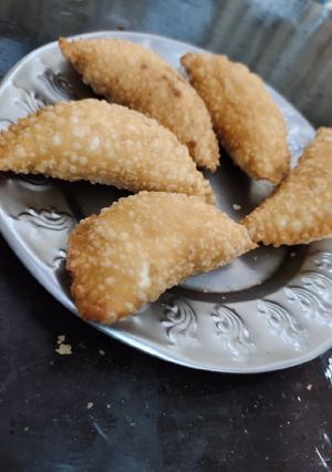 A picture of Gujiya.