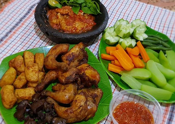 Ayam Goreng Kuning Ungkep