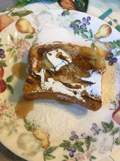 A picture of French Toast.