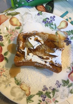 A picture of French Toast.