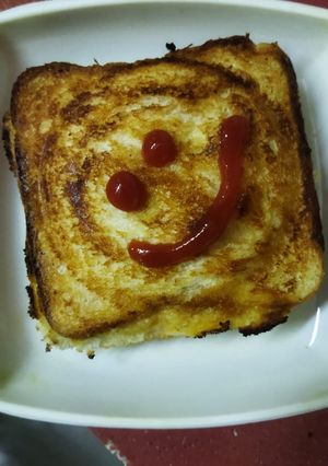A picture of Aloo bread toast.