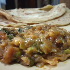 A picture of Laccha parantha with bharta.
