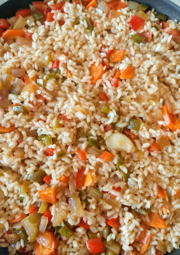 Una foto de Arroz con verduras y salsa de soja