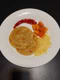 Canai with rasperry sauce