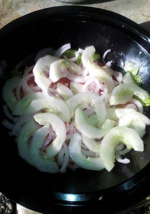 Una foto de Ensalada criolla fresca y saludable