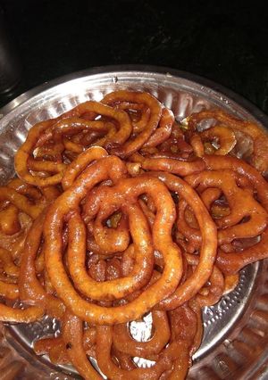 जलेबी (jalebi recipe in Hindi) रेसिपी मुख्य फोटो