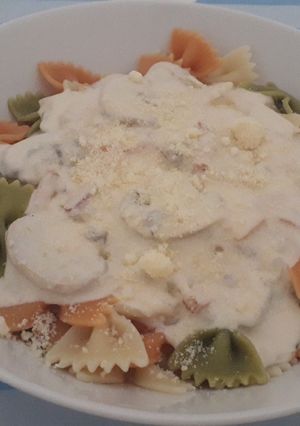 Una foto de Lacitos tres colores con salsa Alfredo a mi estilo 🇮🇹