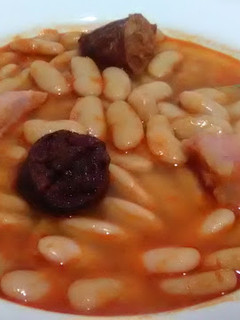 Una foto de Fabada Asturiana