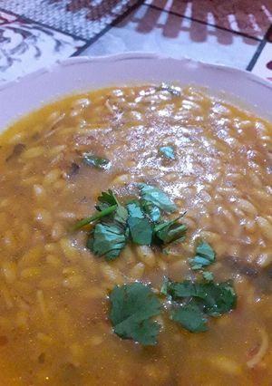 صورة لوصفة شوربة لسان العصفور بدون لحم