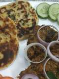 গারলিক মিন্ট বাটার নান। Garlic mint butter naan