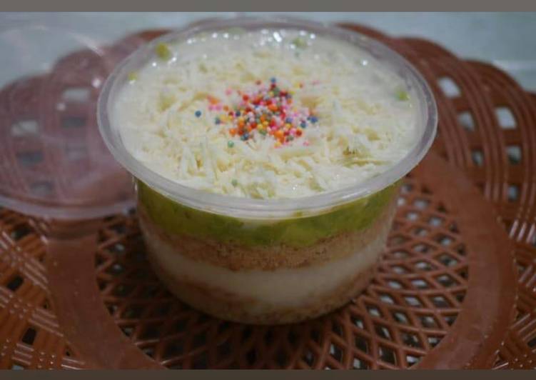 Roma Alpukat dessert box